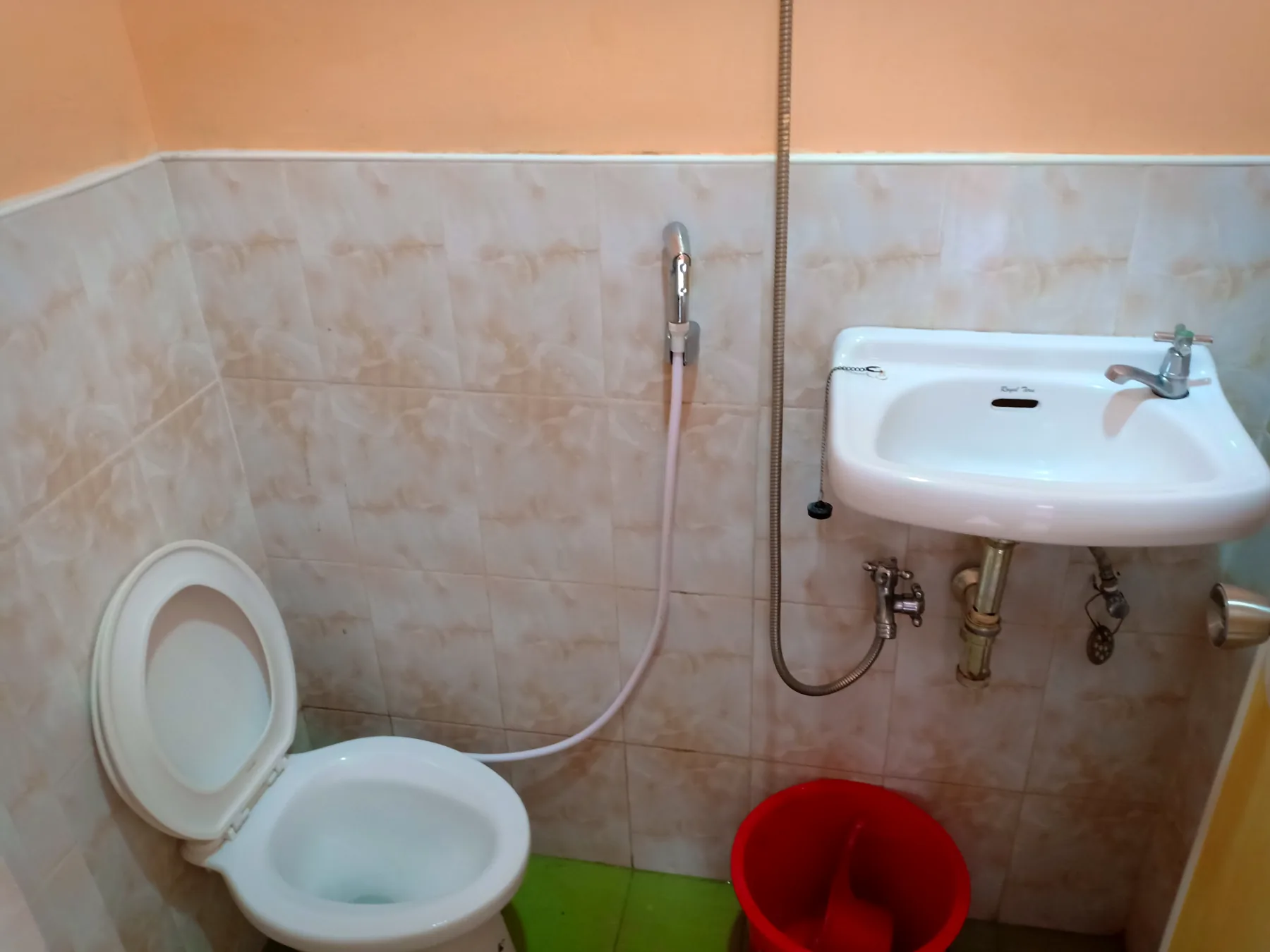 Actual Sphere Lodge bathroom